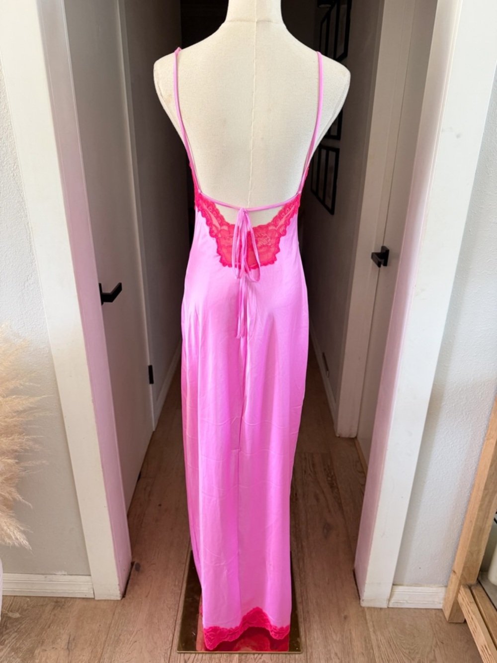 SKIMS Woven Shine Lace Maxi Dress in Neon Orchid Sz S NEW - Picture 4 of 7